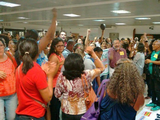 Governo da Bahia sanciona pacote de reajustes para 45 mil servidores; investimento supera R$ 1 bilhão